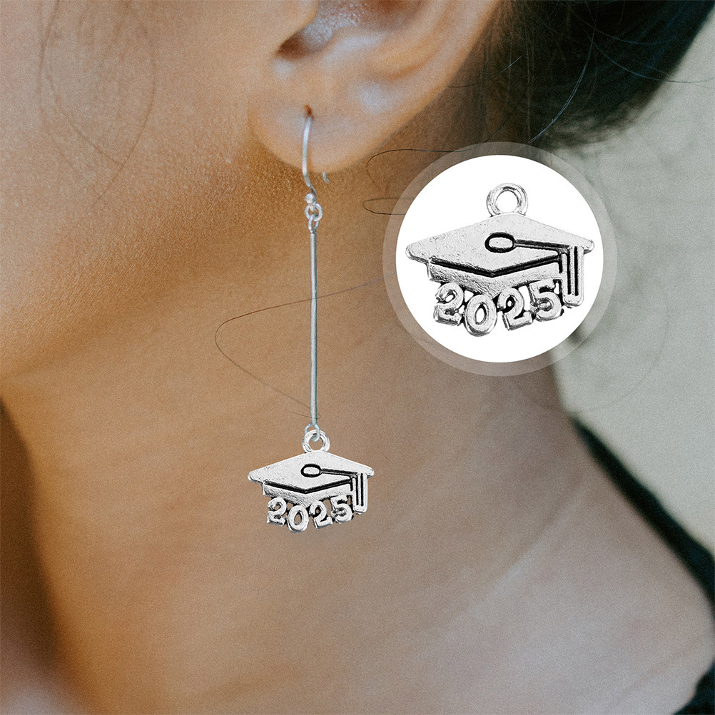 15Pcs 2025 Graduation Cap Char - Jewelry Making Diploma recensione e prezzo