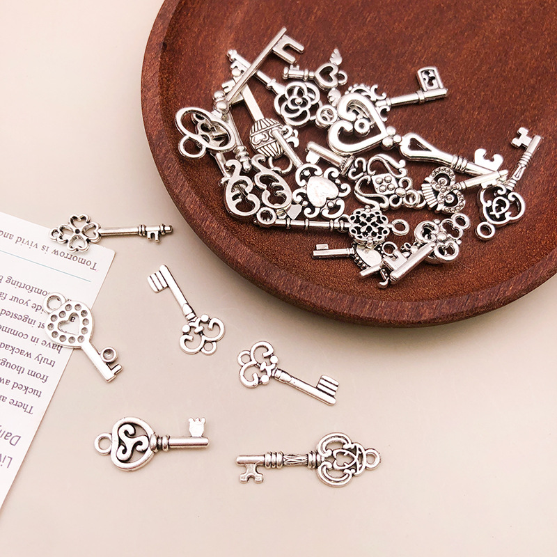 50g/pack Key Charms Bracelets  - Jewelry Making Business recensione e prezzo