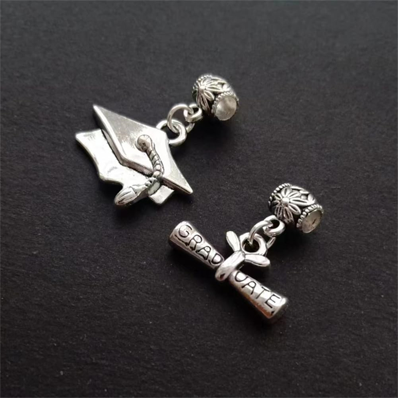 Graduation Hat Charms, Diploma - Jewelry Making Diploma recensione e prezzo